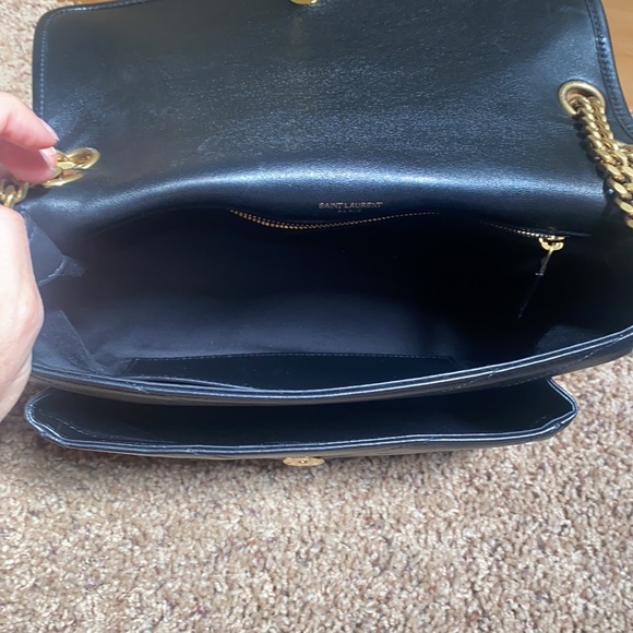 Saint Laurent Medium Niki Leather Bag - Picture 8 of 16